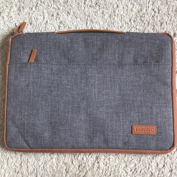 Laptop case - Picture 1 of 5